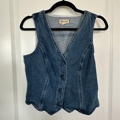 Never Worn, Washed Once (Hoping It’d Shrink So I Could Wear It) Size 8 Only Selling Because Too Big On Me Reviews Said To Size Up, But Because I Have A Smaller Chest, I Could Have Gone True To Size Thrift Style Outfits, Madewell Top, Jean Vest, Swag Style, Madewell Denim, Small Chest, Denim Vest, Wear It, Madewell