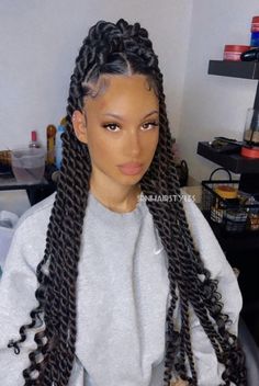 New Braid Styles 2022, Lemonade Braids Hairstyles Kids, Medium Lemonade Braids Hairstyles, Thick Braid Hairstyles, Raindrop Braids, Braided Hairstyles 2022, Jumbo Lemonade Braids, Beyonce Hairstyles, Big Twist Braids Hairstyles