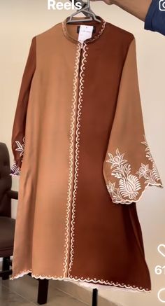 Pashmina Suit, Printed Kurti Designs, Plain Suit, Simple Kurta, Bridal Suits, Simple Dress Casual, Embroidery Boutique, Winter Suits