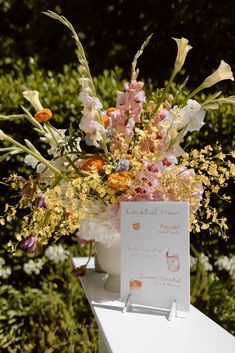 an arrangement of flowers is on display at the event