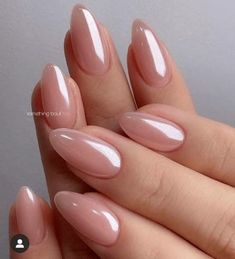 21 Timeless Wedding Nail Ideas For Brides - Lauren Erro Minimalist Nail, Pink Nail, Oval Nails, Neutral Nails, Nature Tattoos, Prom Nails, Classy Nails, Chic Nails, Short Acrylic Nails