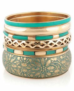 Spring Jewelry Trends, Colorful Bangles, Gold Bangle Set, Bangles Jewelry Designs, Spring Jewelry, Wrap Bracelets, Teal And Gold, Look Vintage, Bangle Set