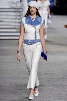 Chanel Denim, Chanel 2019, Fashion Show Runway, Style Désinvolte Chic, Chanel Fashion Show, Chanel Resort, Mode Chanel, Denim Ideas, Chanel Couture