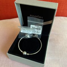 Pandora Unique Snowflake Limited Edition Bangle Usb796619 W/ Two Charms New Nwt. Condition Is New With Tags. Ships Fast! Jewelry Pandora, Pandora Silver, Bracelet Bangle, Pandora Bracelet, Charm Gift, Pandora Jewelry, Womens Jewelry Bracelets, Bangle Bracelets, Limited Edition