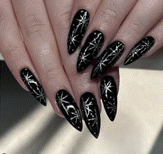 Christmas Nails Dark Colors, Gothic Christmas Nails Acrylic, Goth Nails Christmas, Black Christmas Nails Almond, Dark Christmas Nail Ideas, Christmas Gothic Nails, Dark Christmas Nails Acrylic, Black And White Holiday Nails, Anti Christmas Nails