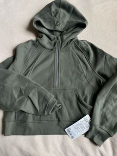 ad eBay - Find many great new & used options and get the best deals for Lululemon Scuba Oversized 1/2 Zip Hoodie Medium Olive XS/S at the best online prices at eBay! Free shipping for many products! Cardigan Sweater Coat, Lulu Lemon, Women's Activewear, Winter Fits, Sweaters Oversized, Sweater Coats, More Pictures