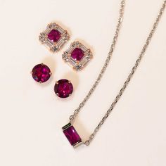 This necklace features a simulated ruby baguette stone on a delicate, diamond-cut cable chain from our signature O Collection. Pair it with other necklaces from this collection. Our patented connectors let you easily link and layer necklaces in any order you desire. Pendant: Height 3mm x Width 7mm Adjustable chain: 15-17in (38-43cm) When layered, chain length is: 15-21in (38-53cm) Learn more Ruby Red Baguette Stone, Gold Vermeil Spring clasp closure Hypoallergenic, lead and nickel free #283bague Red Ruby Necklace Gold, Gold Ruby Necklaces With Gemstone Accents, Square Ruby Necklace, Red Ruby Necklace With Gemstone Accents, Gold Faceted Ruby Necklace, Layered Choker Necklace, Ruby Crystal, Solitaire Earrings, Layered Necklace Set