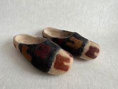 "Felted Wool Slippers GREENGO Felted Shoes Shoes Shoes Made in Finland Size 35/36 Stamped size: 35/36 Measurements: Length: 9\"/ 23 cm( inside the sole, from tip of the toe to the back of the heel) Please check the measurements with something that fits you. Condition: Great Vintage Condition N.B. Color may slightly differ from picture SHIPPING * I ship worldwide via Priority mail  * Items are shipped 1 - 3 business days after receiving the payment. * I ship from Europe, so please allow 2 to 3 weeks for the package to arrive if you live overseas. * Europe 5 - 10 business days. 33 PRO" Green Flat Slippers With Textured Footbed, Green Cushioned Slippers With Round Toe, Green Round Toe Slippers With Cushioned Footbed, Green Cushioned Round Toe Slippers, Green Flat Slippers With Rubber Sole, Comfortable Green Slippers With Flat Heel, Green Comfortable Flat Heel Slippers, Green Flat Heel Comfortable Slippers, Felted Shoes