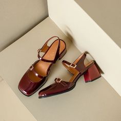 Vintage Low-top Leather Shoes For Spring, Aesthetic Footwear Photography, 90s Heels Vintage, Vintage Mary Janes With Heel Strap, Chunky Pumps, Burgundy Shoes, Parisienne Chic, Pantsuits For Women