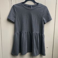 Zara Peplum Top, Size Small. New With Tags Casual Cotton Peplum Top, Casual Peplum Top, Cotton Peplum Top With Short Sleeves For Day Out, Casual Peplum Tops For Fall, Fitted Cotton Casual Peplum Top, Zara Gray Summer Top, Casual Fitted Peplum Top With Short Sleeves, Weekend Outfits, Zara T Shirt