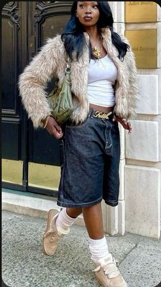 Crazy Cute Outfits, Men’s Vest Outfit Women, Concert Outfit Inspo Winter, Layer Outfit Women, Winter Street Wear Black Woman, Fur Coat Aesthetic Outfit, Long Sleeve Outfits Black Women, Museum Date Outfit Winter, Black Women Street Fashion