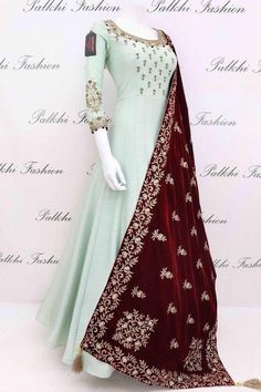 Designer Gwon Attrective Gown Pakistani Style Gown Indian Wedding Wear Gown Embroidery Work Nack Sty Gown Party Wear, Indian Gowns Dresses, Indian Wedding Wear, Indian Gowns, Party Kleidung, Designer Party Wear Dresses, Dress Indian Style, Desi Wedding