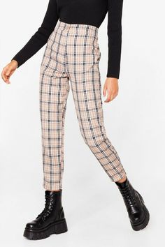 Nasty Gal "Let's Take a Rain Check" Tapered Pants Womens Size 4 65% Polyester, 35% Viscose Classic Beige, Black, White, Red Plaid (Like Burberry) Zip Fly, Button Closure Length, Crotch to Hem: 28 New With Tags Check Trousers, Burberry Plaid, Preppy Plaid, Ribbed Shirt, Tapered Trousers, High Waisted Flares, Outfits 2023, Pants Womens, Tapered Pants