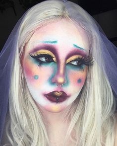 Avangard Makeup, Eccentric Makeup, Makeup Looks Colorful, Jester Makeup, Weird Makeup, Aesthetic Doll, White Foundation, Halloween Sleepover