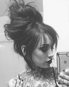 Rockabilly Hair, Punk Hair, Hair 2018, Body Modification, Goth Beauty, Playing With Hair, Scene Hair, Crazy Hair, Hairstyles For School