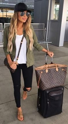 Check out top 25 spring outfits for now!… Airplane Outfits, Vegas Outfits, Spring Trends Outfits, Mode Casual, Travel Outfits, Fall Clothes, Fall Winter Style, Mode Inspiration, Vacation Outfits