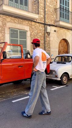 #MensFashion #CasualStyle #FashionEssentials #EffortlessStyle #TrendyLooks 90s Fashion Men Outfits, Soft Boy Aesthetic, Chique Outfit, Guy Fits, 90s Fashion Men, Spring Outfits Men, Boy Fits, Italy Outfits