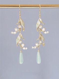 Elegant Lily Of The Valley Earrings Add a touch of elegance to your look with our Elegant Lily Of The Valley Earrings. Featuring delicate lilies, these earrings are perfect for any occasion. Transform your outfit into a charming and adorable look with these lovely earrings. Lily Of The Valley Ring, Lily Of The Valley Earrings, Lily Of Valley, Jewellery Elegant, Flowers Accessories, Lily Earrings, Stained Glass Earrings, Cool Earrings, Lily Of The Valley Flowers