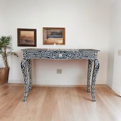 French MOP Inlay Console Black Bone Inlay Console Table, Mother Of Pearl Inlay Furniture Living Rooms, Console Table Carving, Mother Of Pearl Inlay Furniture, Divan Sofa, Sofa Bar, Hand Carved Furniture, Inlay Design, Console Tv