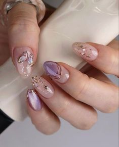 Gold Nail, Casual Nails, Cute Gel Nails, Cat Eye Nails, Butterfly Nail, Fancy Nails, Nail Polishes