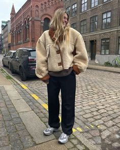 9 Cool Influencers To Follow This Year Outfits With Sambas, Fleece Jacket Outfit, Scandinavian Outfit, Influencer Style, Adidas Sambas, The Best Outfits, Appreciation Post, Oui Oui