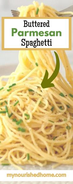 spaghetti with buttered parmesan sauce and green pepper sprinkled on top