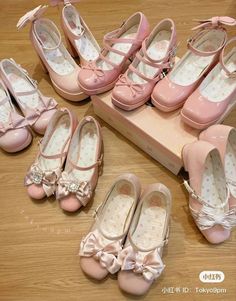 Kotak Bento, Aesthetic Coquette, Pink Girly Things, Pink Shoes