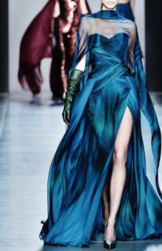 ╰☆╮Fashionista╰☆╮ Sparkling Dress, Georges Chakra, Foto Tips, Fantasy Dress, Christian Lacroix, Gorgeous Gowns, Fantasy Fashion, Beautiful Gowns