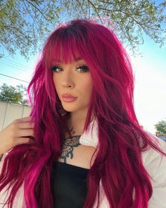 Pink Hair Magenta, Bold Hairstyles, Pelo Color Vino, Magenta Hair Colors, Dark Pink Hair, Bright Pink Hair, Wedding Hair Colors