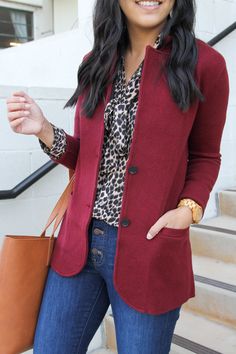 Cute Fall Work Outfits, Maroon Blazer Outfit, Nice Casual Outfits, Burgundy Blazer Outfit, Fall Work Outfits, Business Casual Fall, Classic Prints, Fall Workwear