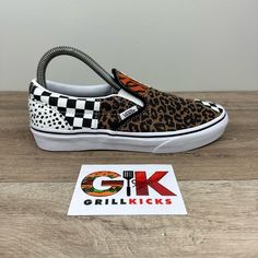 Brand New 100% Authentic Kids Sizing Equivalent To Women’s Size Example: 4y = Women’s 5.5 Vans Shoes Women, Vans White, Vans Classic Slip On, Vans Classic, Womens Vans, Dalmatian, Shoes Women, Vans Shoes, Womens Shoes Sneakers