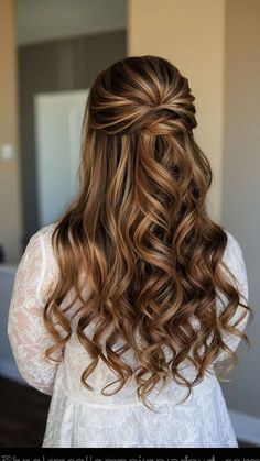 Wedding Hairstyles Half Up Half Down For Straight Hair, Hair Styles For Winter Formal, Bridesmaid Hairstyles Down Curls, Prom Hair Half Up Half Down, Belle Inspired Hair, Bride Hairstyles For Long Hair, Bridal Hair Half Up, Wedding Hair Half