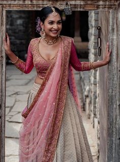 Lehanga Shawl Wearing Style, Blouse Designs Latest 2023, Shirt Blouses With Lehenga, Half Saree For Engagement, Dhawani Designs, Wedding Lehenga Blouse Designs, Lehenga Blouse Designs Latest, Blouse Design Lehenga, Wedding Lehenga Blouse