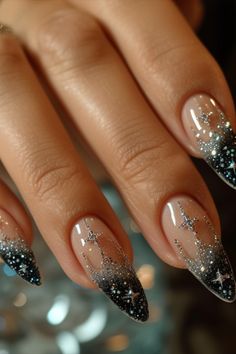 Sparkly Nails 2024 Nye Nail Ideas Silver, New Year’s Nails Black, Birthday Nails January 2024, Sparkle Outline Nails, New Years Nails Medium Length, Rip To My 20s Nails, Nail New Years Designs, New Year Coffin Acrylic Nails, Nails Gel New Years