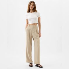 Beige Easy Crepe Trousers New With Tags Gap Missed The Return Window, Retails For $79.99 6 Petite Petite Work Pants, Women’s Trousers, Women’s Pants, High Waisted Trousers Women, Fall Trousers, Petite Trousers, Best Work Pants, Neutral Pants, Crepe Trousers