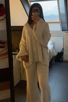 Oversized Shirt Pajamas Aesthetic, Fall Aesthetic Outfit Cozy, Matching Sets Loungewear, Winter Hot Outfits, Chilly Outfits Casual, Dress Under Sweater Outfit, Cozy Baddie Outfits, Simple Warm Outfits, Modest Women Outfits