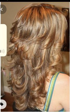 Layered Hair Curls, 80s Feathered Hair, Layer Wavy Hair, Pretty Hair Cuts, Flat Iron Curls, Hairstyles For Layered Hair, Haircuts For Wavy Hair, Hair Stylies, Haircuts For Long Hair