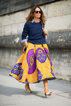 Winter Mode Outfits, Mode Prints, Colorful Skirt, African Chic, Afro Fashion, Walking Down The Street, Stella Jean, Altered Couture