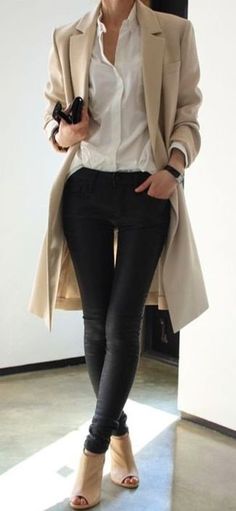 10 outfits para los nuevos básicos: los pantalones de cuero Stylish Business Casual, Beige Ankle Boots, Work Outfits Frauen, Business Casual Outfits For Women, Business Casual Work, Summer Work Outfits, Casual Work Outfit, Classy Work Outfits, Camel Coat