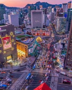 Myeong-Dong in Seoul, South Korea Seoul Photography, Seoul Travel Guide, Korea Country, Monte Fuji