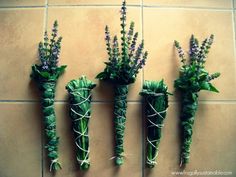 How to Make Smudge Sticks :: and a List of Plants Commonly Used in Smudge Sticks Deco Nature, Spiritual Cleansing, Junk Art, Smudge Sticks, Natural Living, Herbal Medicine, All Plants, Book Of Shadows, Natural Healing