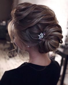 Beautiful wedding updo hairstyle ,messy updo wedding hairstyles ,chignon , messy updo hairstyles ,bridal updo #wedding #weddinghair #weddinghairstyles #hairstyleideas #updo #promhairstyle Messy Hair Updo, Messy Wedding Hair, Evening Hairstyles, Updo Wedding, Wedding Hairstyles Bride, Messy Updo, Updo Hairstyle, Best Wedding Hairstyles, Trendy Wedding Hairstyles