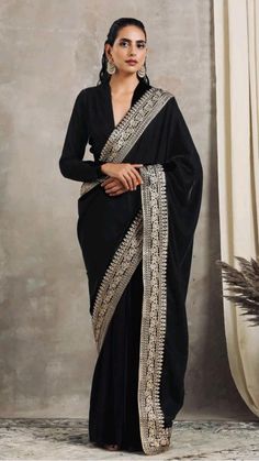 Black Saree Hairstyle, Saree Hairstyle, Full Sleeves Blouse, Saree Styling, Velvet Saree, Pleated Saree, Saree Hairstyles, Designer Sarees Wedding