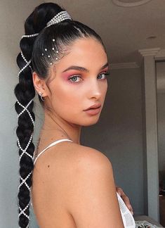 #hair #glam #rhinestone Hair Chain Jewelry, Hair Clip Hairstyles, Rave Hair, Hair Chains, Editorial Hair, Clip Hairstyles, Hair Ponytail Styles, Festival Hair, Ponytail Styles