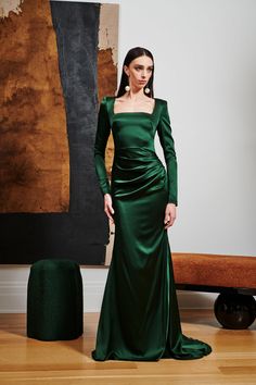 Christian Siriano Resort 2024 https://www.vogue.com/fashion-shows/resort-2024/christian-siriano Sadi Dress, Resort 2024, Christian Siriano, Birthday Dresses, Red Carpet, Fashion Show, Prom Dresses, Prom, Carpet