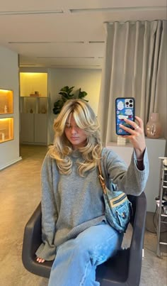 Contoured Layers Hair, Dramatic Long Layers, Stunning Blonde Hair, Medium Length Blonde Hair With Layers And Curtain Bangs, Ellie Haircut, Contour Haircut, Alix Earle Hair, Medium Length Blowout