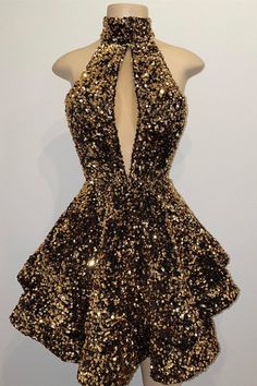 Modsele gold sequined short homecoming dress features halter neckline, keyhole cutout at front, open and A-line gathered skirt.#hoco2022#homecomingdresses#formaldresses#homecoming Gold Homecoming Dress, Cocktail Dresses For Women, Prom Dress Pictures, Sequin Homecoming Dress, Cocktail Dress Prom, Long Prom Gowns, Mermaid Bridesmaid Dresses, Short Party Dress, A Line Shorts