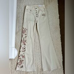 Stretchy, Size 00 Brand New, Accidentally Bought Two No Longer Sold At American Eagle Inseam Is 28.5 Inches Cream Jeans, Jeans Color, American Eagle Outfitters Jeans, Shopping List, Flare Jeans, American Eagle Outfitters, American Eagle, Wide Leg, High Rise