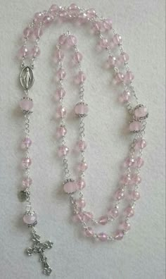 Rosary Necklace Aesthetic, Christian Crystals, Pretty Rosary, Rosary Aesthetic, Diy Rosary Necklace, Rosary Ideas, Rose Rosary, Diy Rosary, Beautiful Rosaries