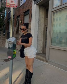 Float Dress Outfit, Fluffy Shorts Outfit, Mini Skort Ootd, Black Bloomer Shorts, Puffy Shorts Outfit, Ruffle Bloomers Outfit, Ruffled Shorts Outfit, Outfits With Bloomers, Socks And Heels Street Style